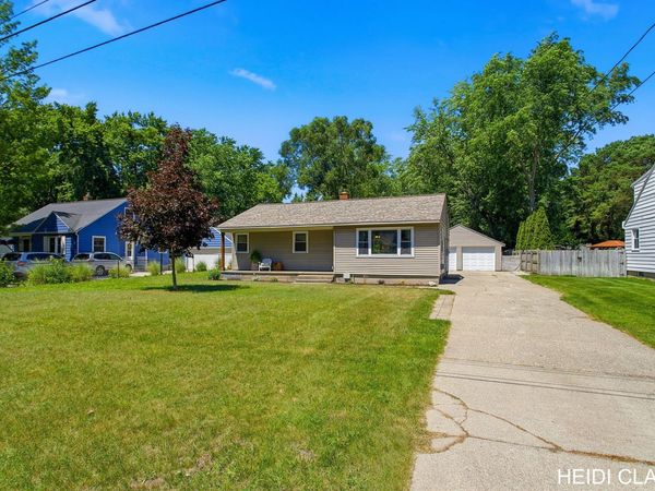 16105 Gary Avenue, Grand Haven, MI 49417