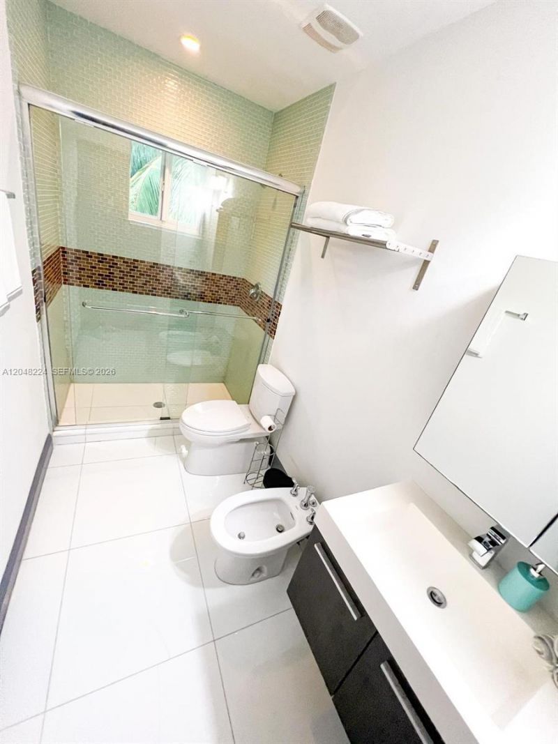 Please Call For Address, North Miami, FL 33181 Photo