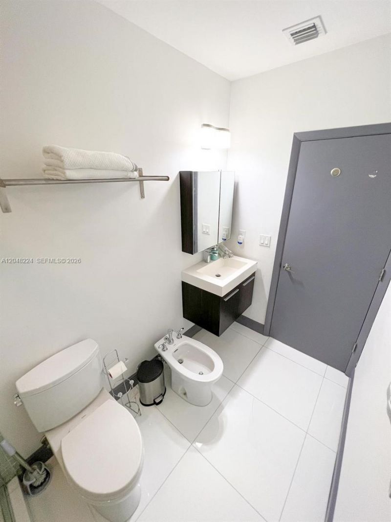 Please Call For Address, North Miami, FL 33181 Photo