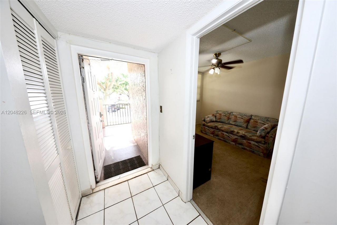 1831 Sabal Palm Dr, Unit 208, Davie, FL 33324 Photo