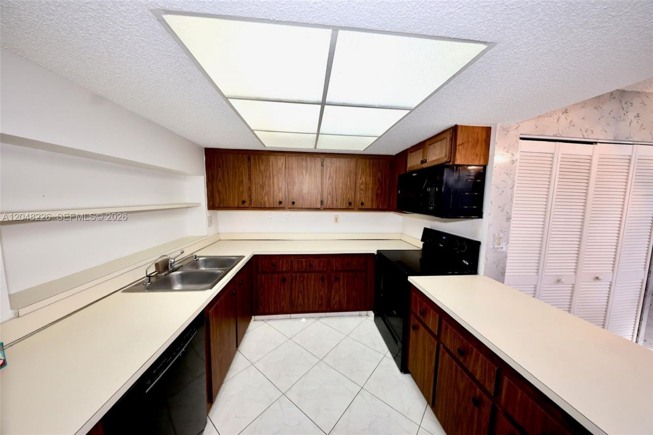 1831 Sabal Palm Dr, Unit 208, Davie, FL 33324 Photo