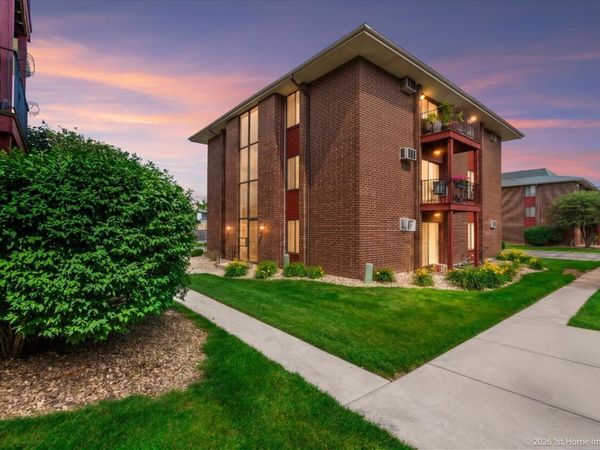 15816 Terrace Drive, Unit 3W, Oak Forest, IL 60452