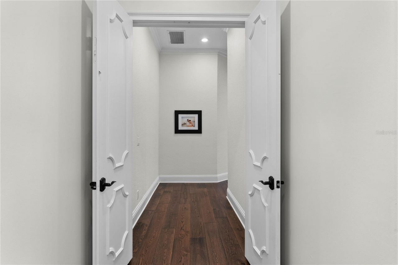 17027 Candeleda De Avila, Tampa, FL 33613 Photo