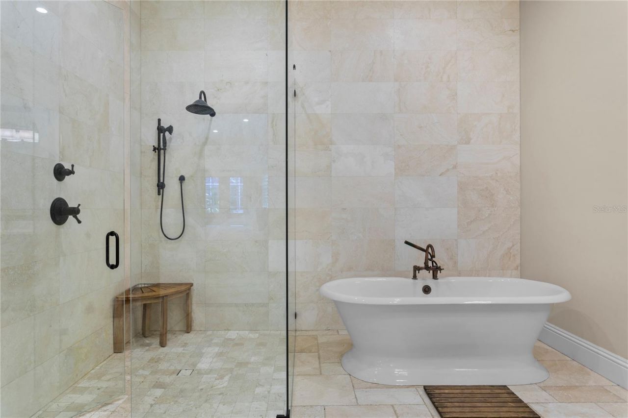 17027 Candeleda De Avila, Tampa, FL 33613 Photo