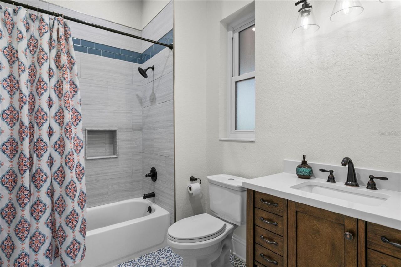 17027 Candeleda De Avila, Tampa, FL 33613 Photo