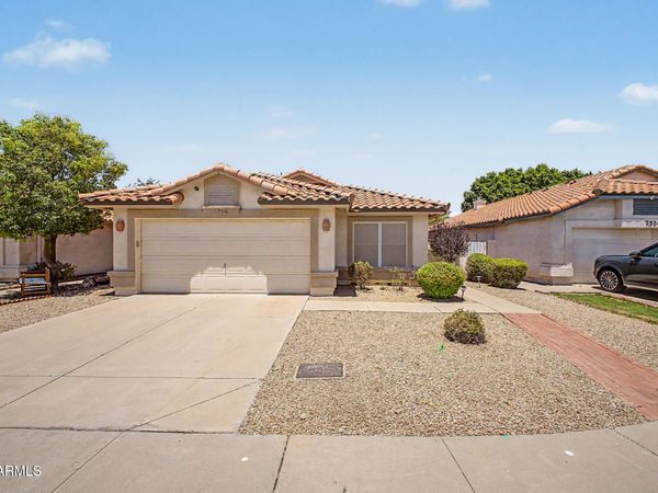 7518 W KERRY Lane, Glendale, AZ 85308