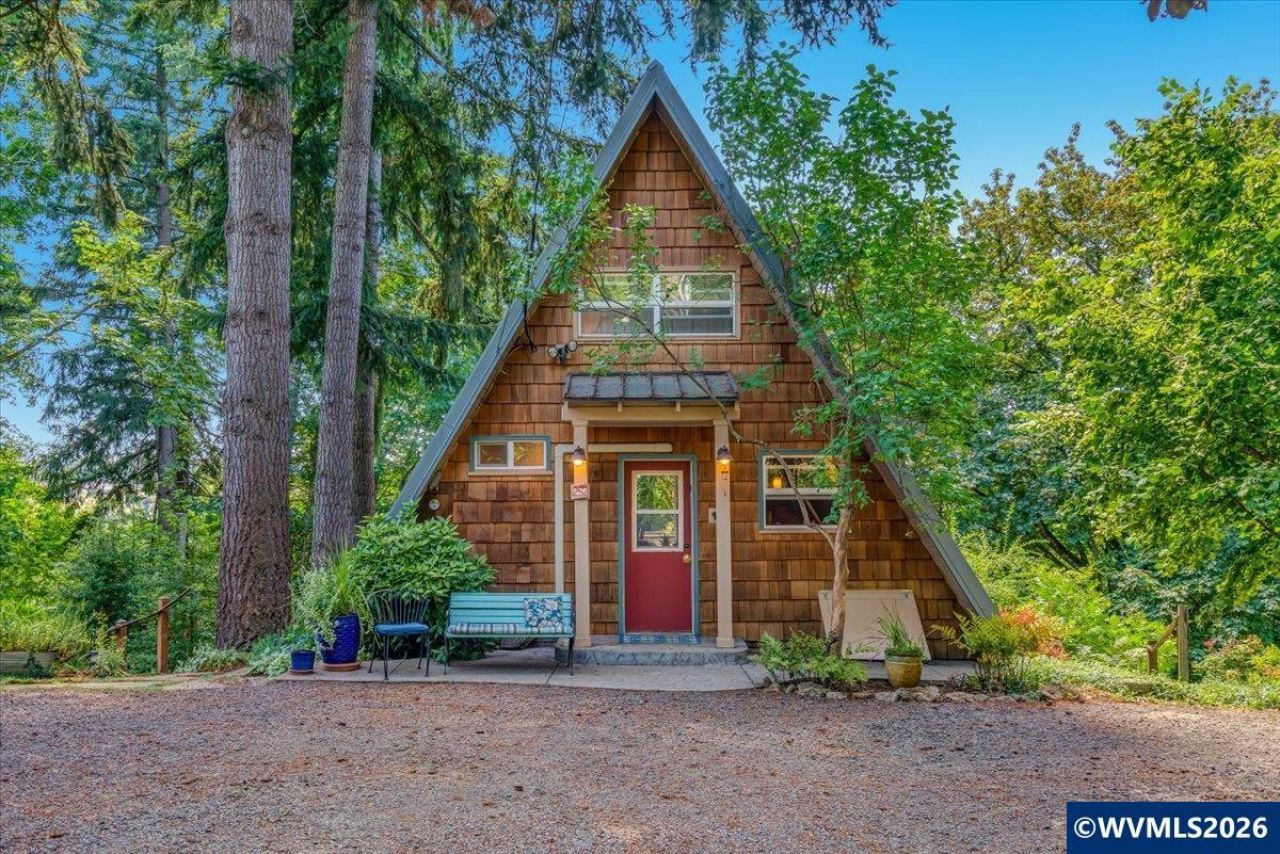252 S Rock St, Silverton, OR 97381 Main Photo