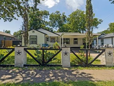 2120 Tisinger Avenue, Dallas, TX 75228
