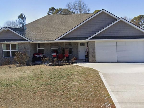 2081 Strawberry Drive, New Market, TN 37820