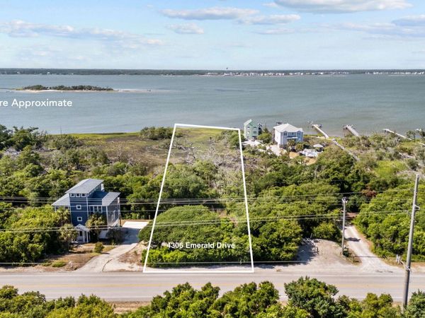 4306 Emerald Drive , Emerald Isle, NC 28594