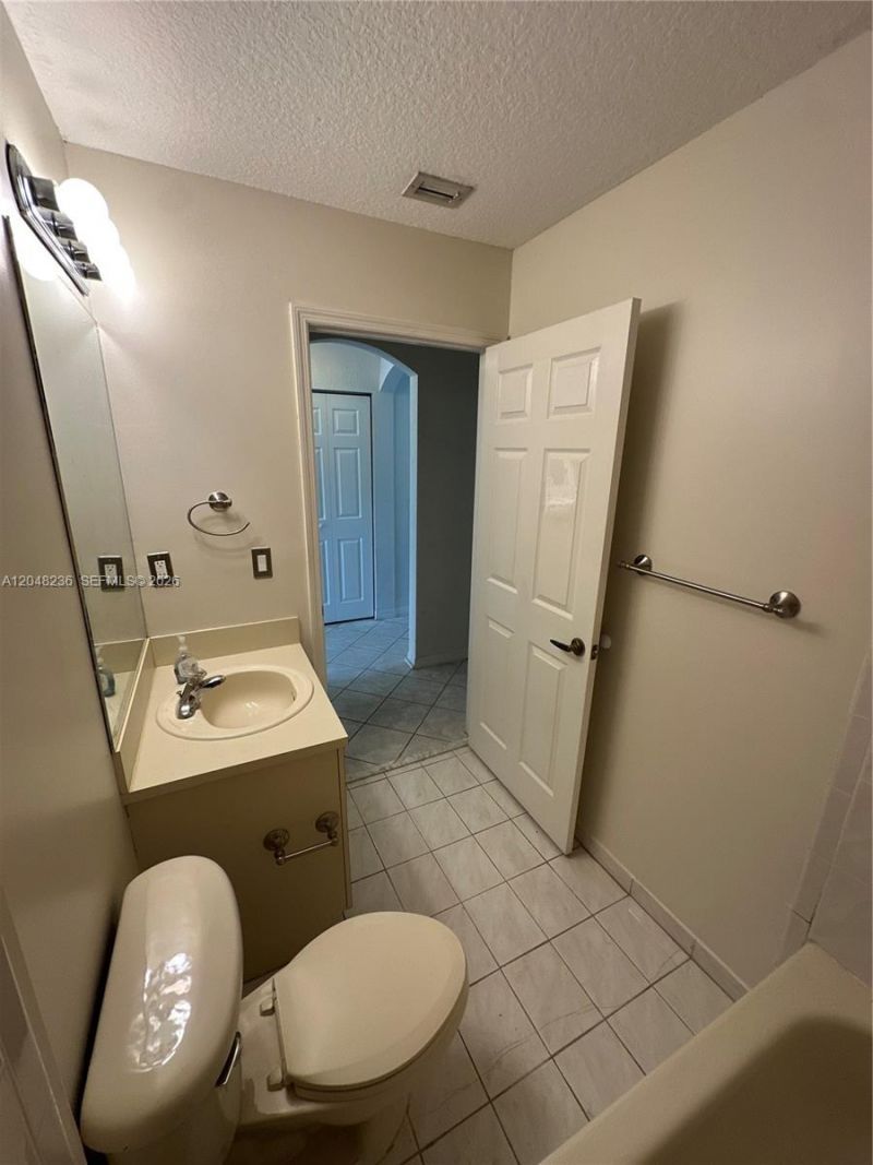 4952 Tradewinds Ter, Unit 506, Fort Lauderdale, FL 33312 Photo