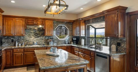 753 Lakeview Avenue, South Lake Tahoe, CA 96150 Photo