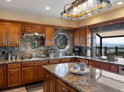 753 Lakeview Avenue, South Lake Tahoe, CA 96150 Photo