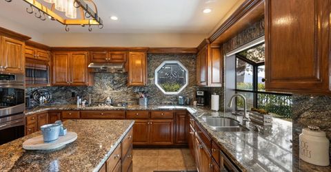 753 Lakeview Avenue, South Lake Tahoe, CA 96150 Photo