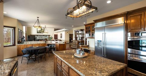 753 Lakeview Avenue, South Lake Tahoe, CA 96150 Photo