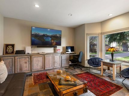 753 Lakeview Avenue, South Lake Tahoe, CA 96150 Photo