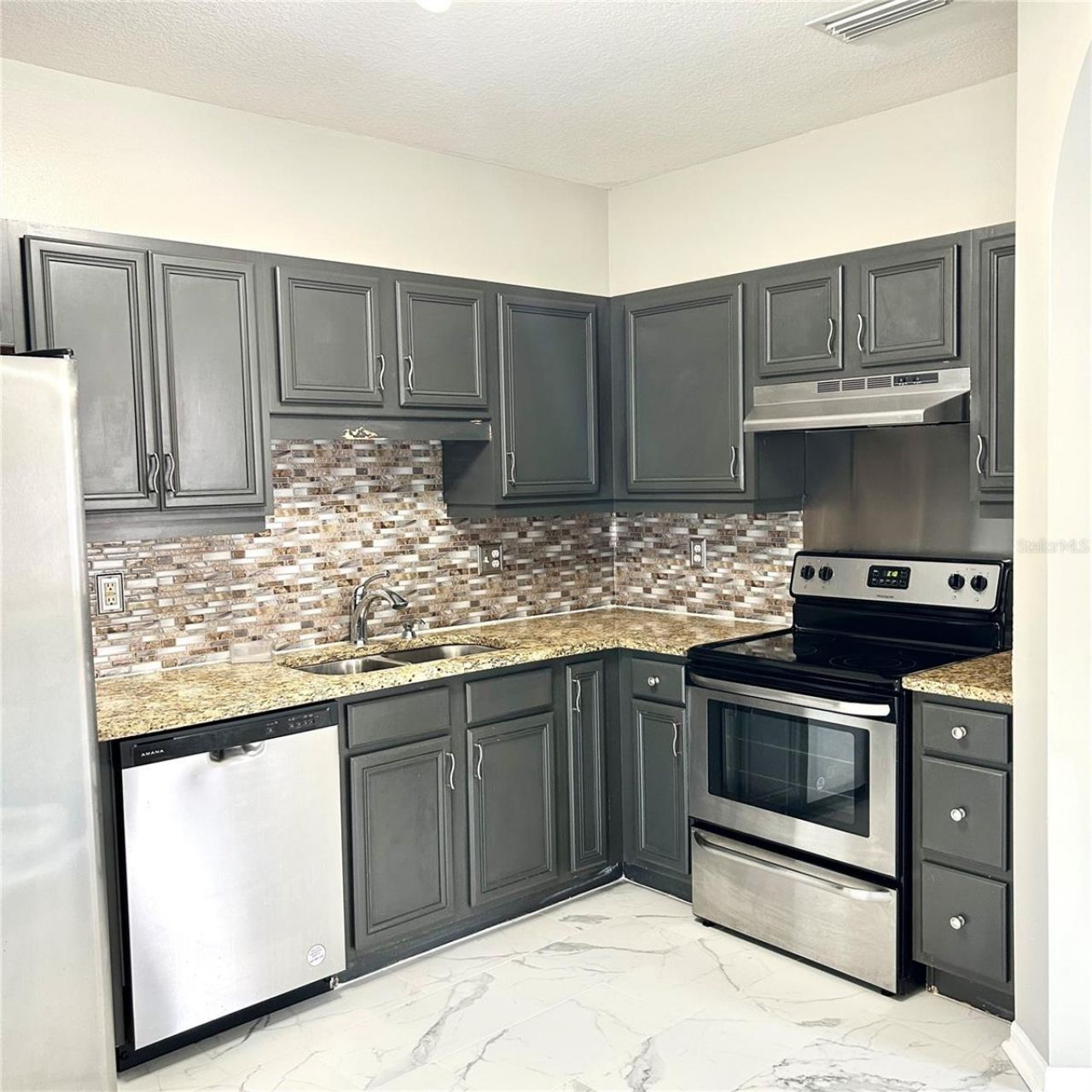 504 Maple Pointe Drive, Seffner, FL 33584 Photo