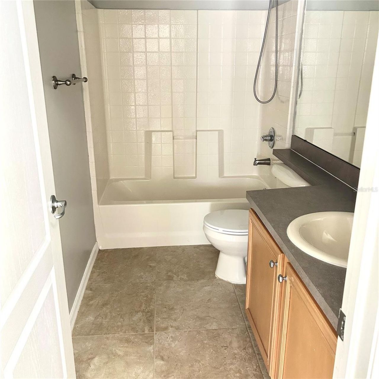 504 Maple Pointe Drive, Seffner, FL 33584 Photo