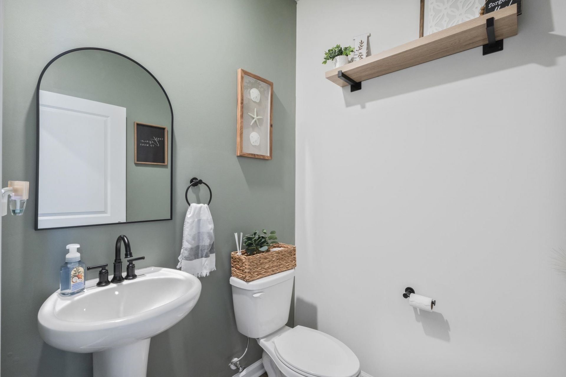 1070 Sennema Circle Photo 14