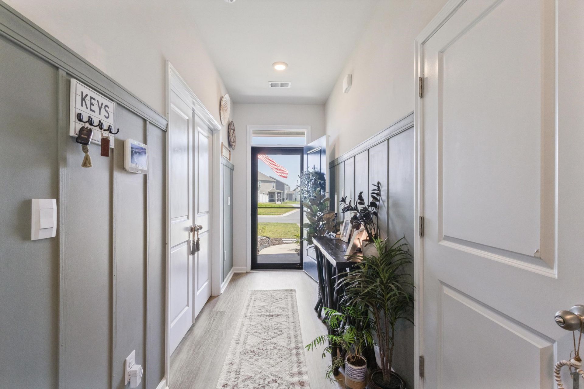 1070 Sennema Circle Photo 3