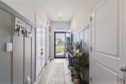 1070 Sennema Circle photo 4