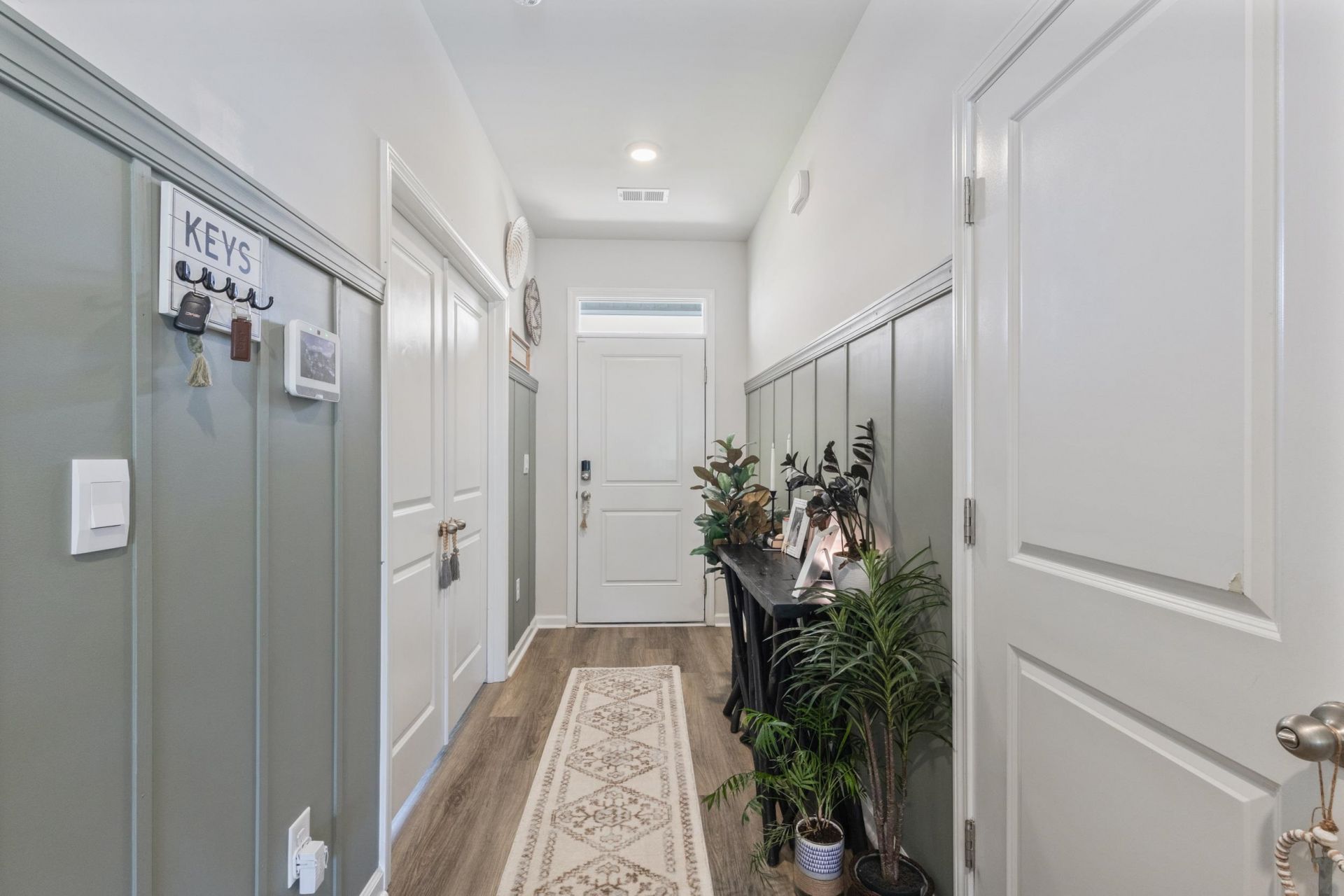 1070 Sennema Circle Photo 4