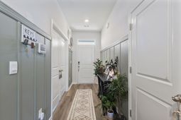1070 Sennema Circle photo 4