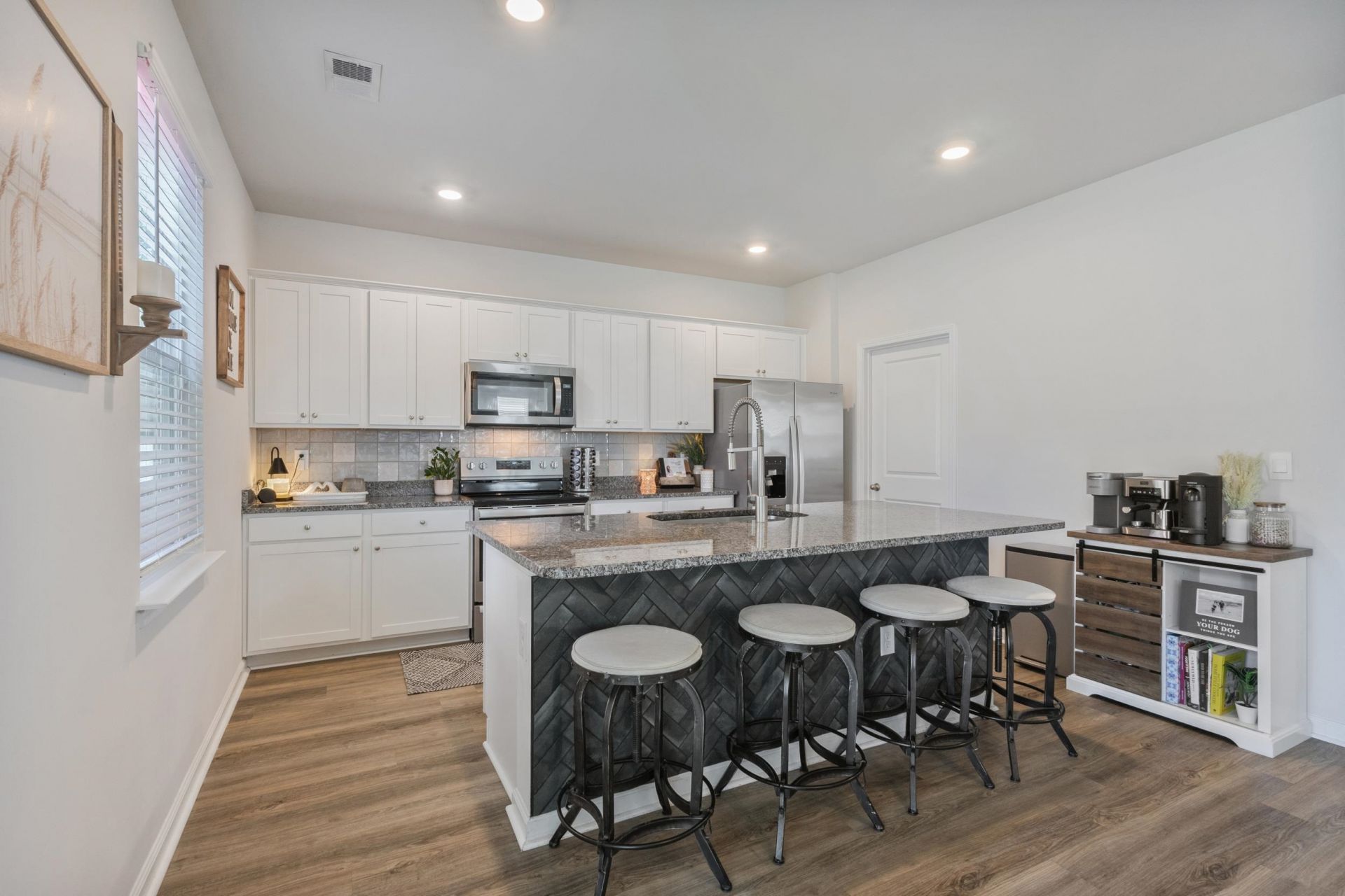 1070 Sennema Circle Photo 9