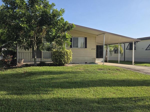 6937 SE Delegate Street, Hobe Sound, FL 33455