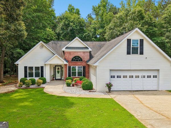 25 Summer Walk Circle, Covington, GA 30016