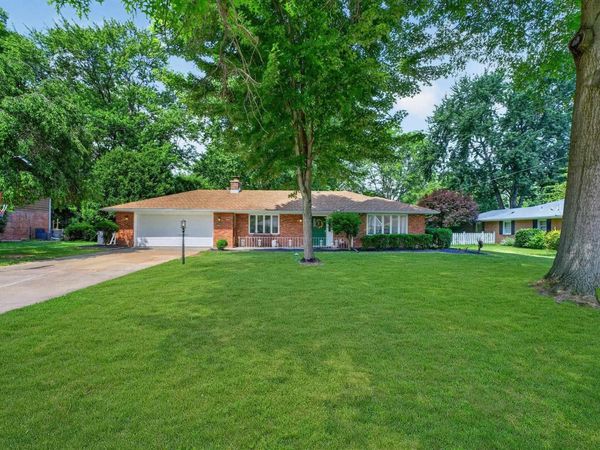 213 N Bayberry Lane, Muncie, IN 47304