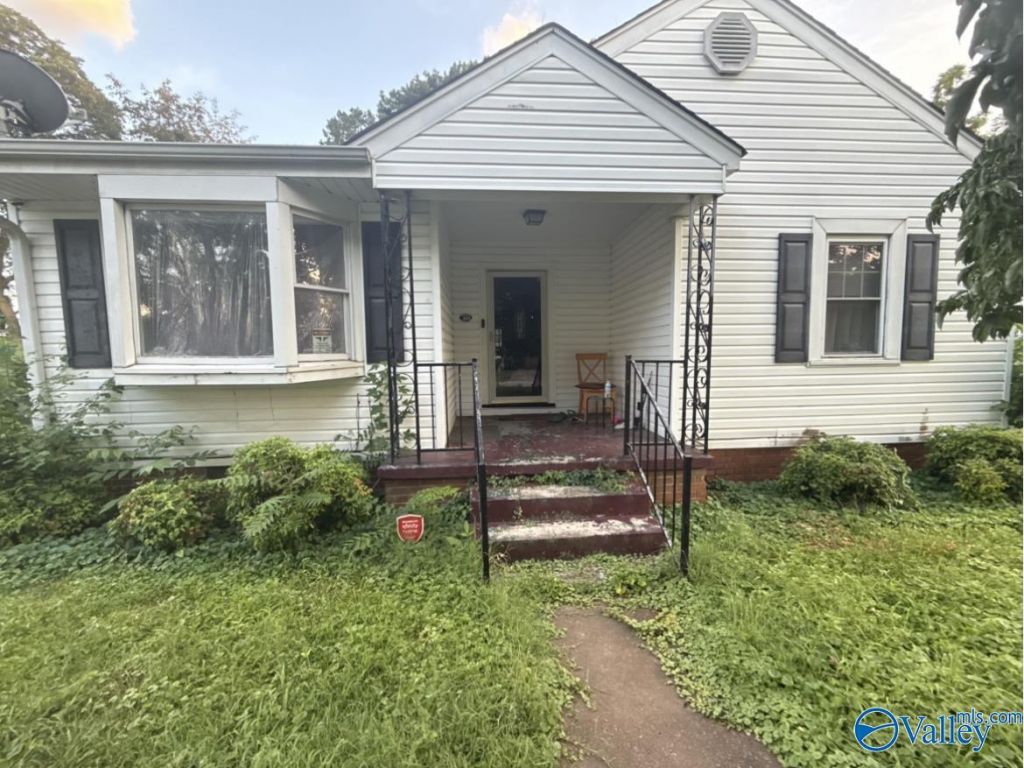 504 Forrest Circle Ne, Huntsville, AL 35811 Main Photo