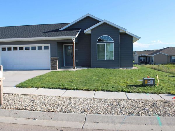 840 PETROS DR, Rapid City, SD 57701
