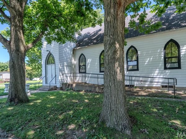 200 Pierron Road , Pocahontas, IL 62275