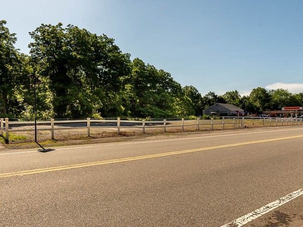 1063 Newman Ave, Seekonk, MA 02771