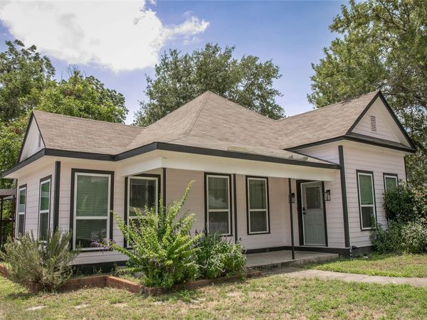 637 N Washington ST, La Grange, TX 78945