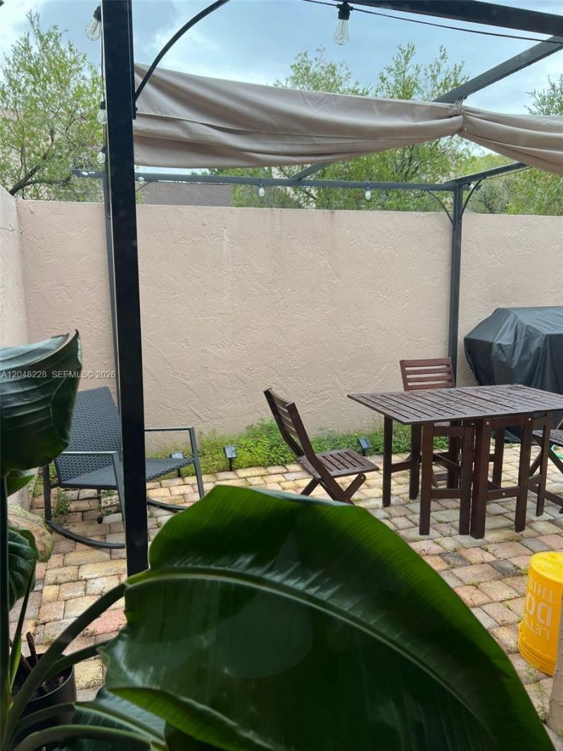 1269 NW 123rd Ave, Pembroke Pines, FL 33026 Photo