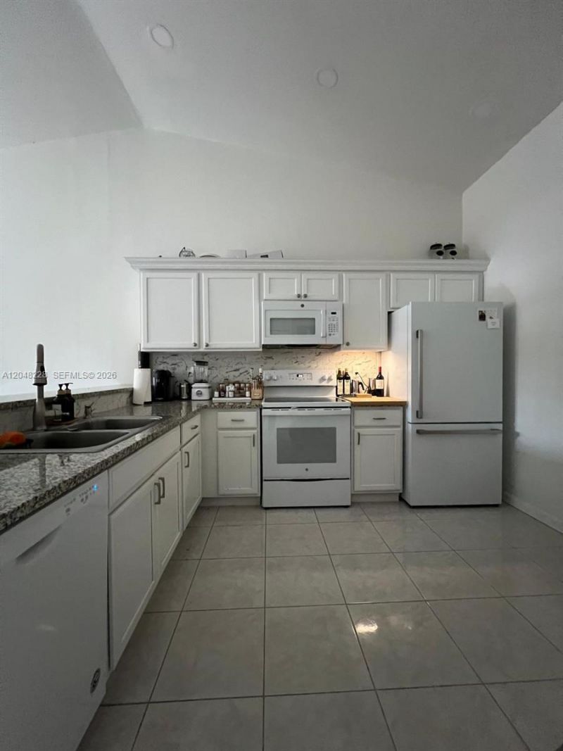 1269 NW 123rd Ave, Pembroke Pines, FL 33026 Photo