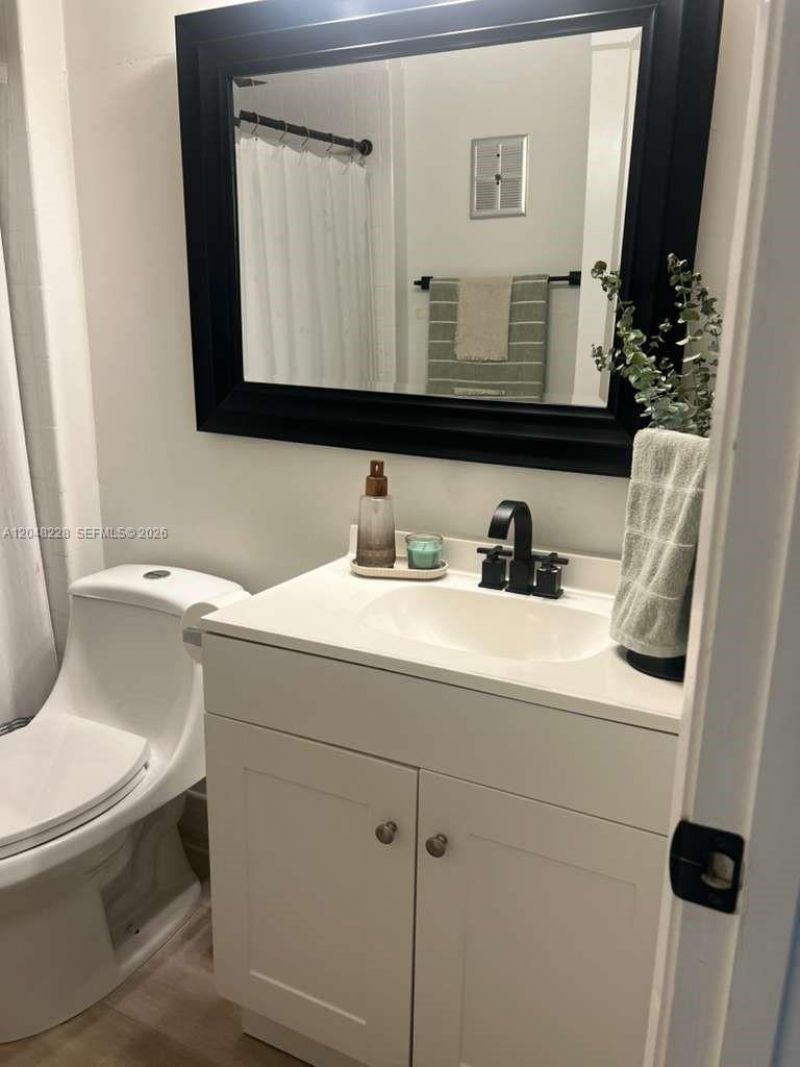 1269 NW 123rd Ave, Pembroke Pines, FL 33026 Photo