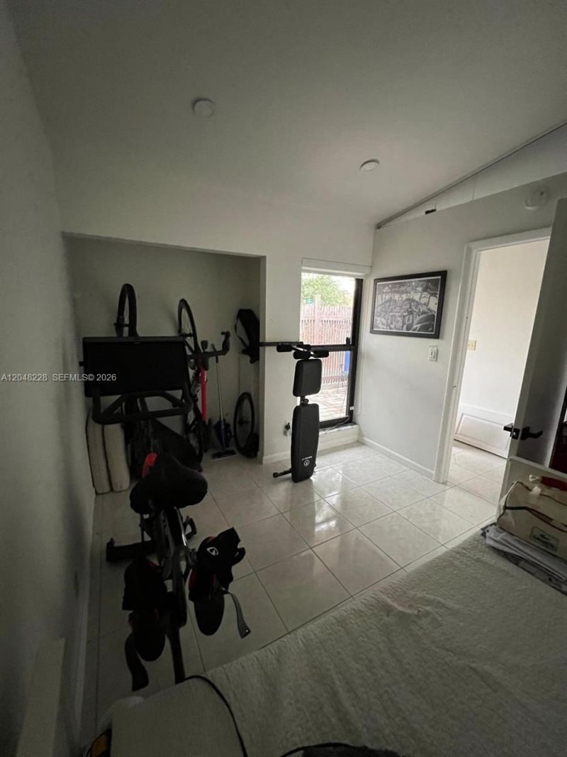 1269 NW 123rd Ave, Pembroke Pines, FL 33026 Photo