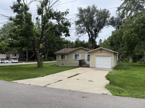 4705 W Shore Drive , Wonder Lake, IL 60097