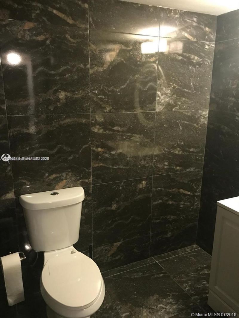 600 SE Three Islands Blvd, Unit 1018, Hallandale Beach, FL 33009 Photo
