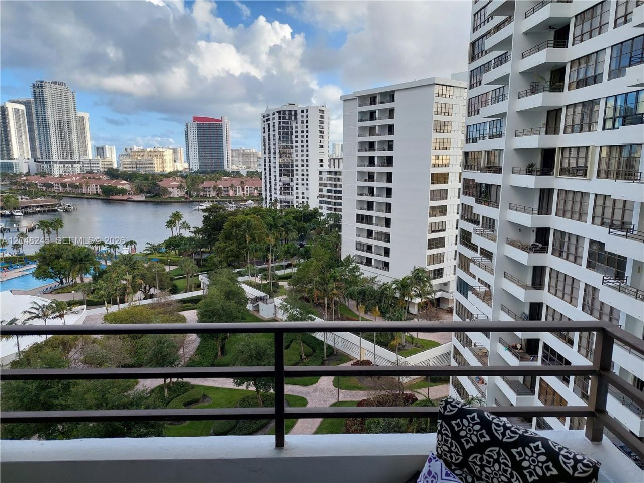 600 SE Three Islands Blvd, Unit 1018, Hallandale Beach, FL 33009 Photo