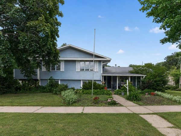 2330 Charles Street N, North Saint Paul, MN 55109