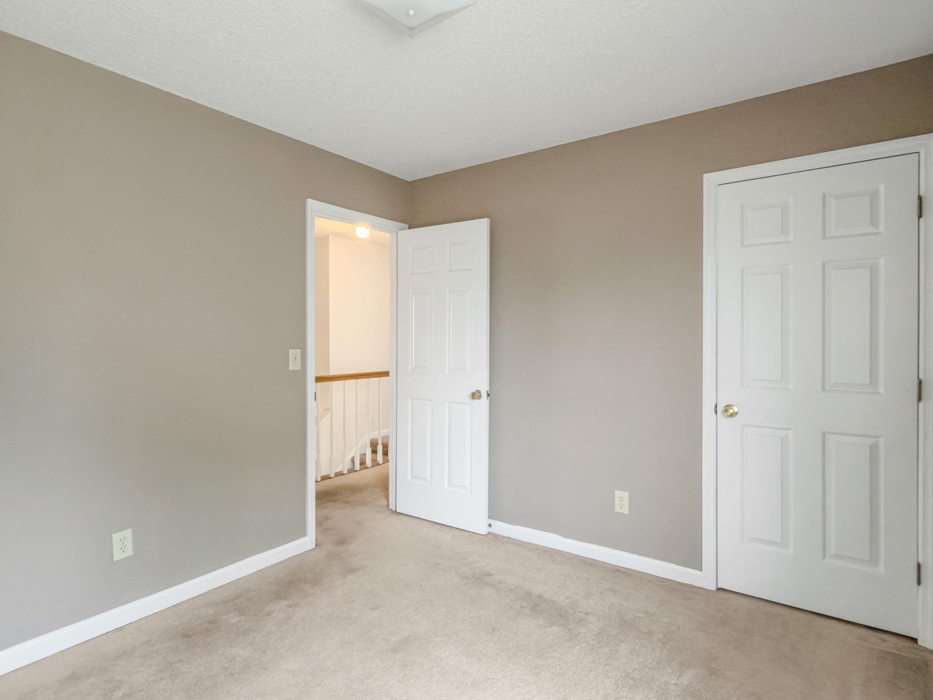 108 Heron Lane Photo 32