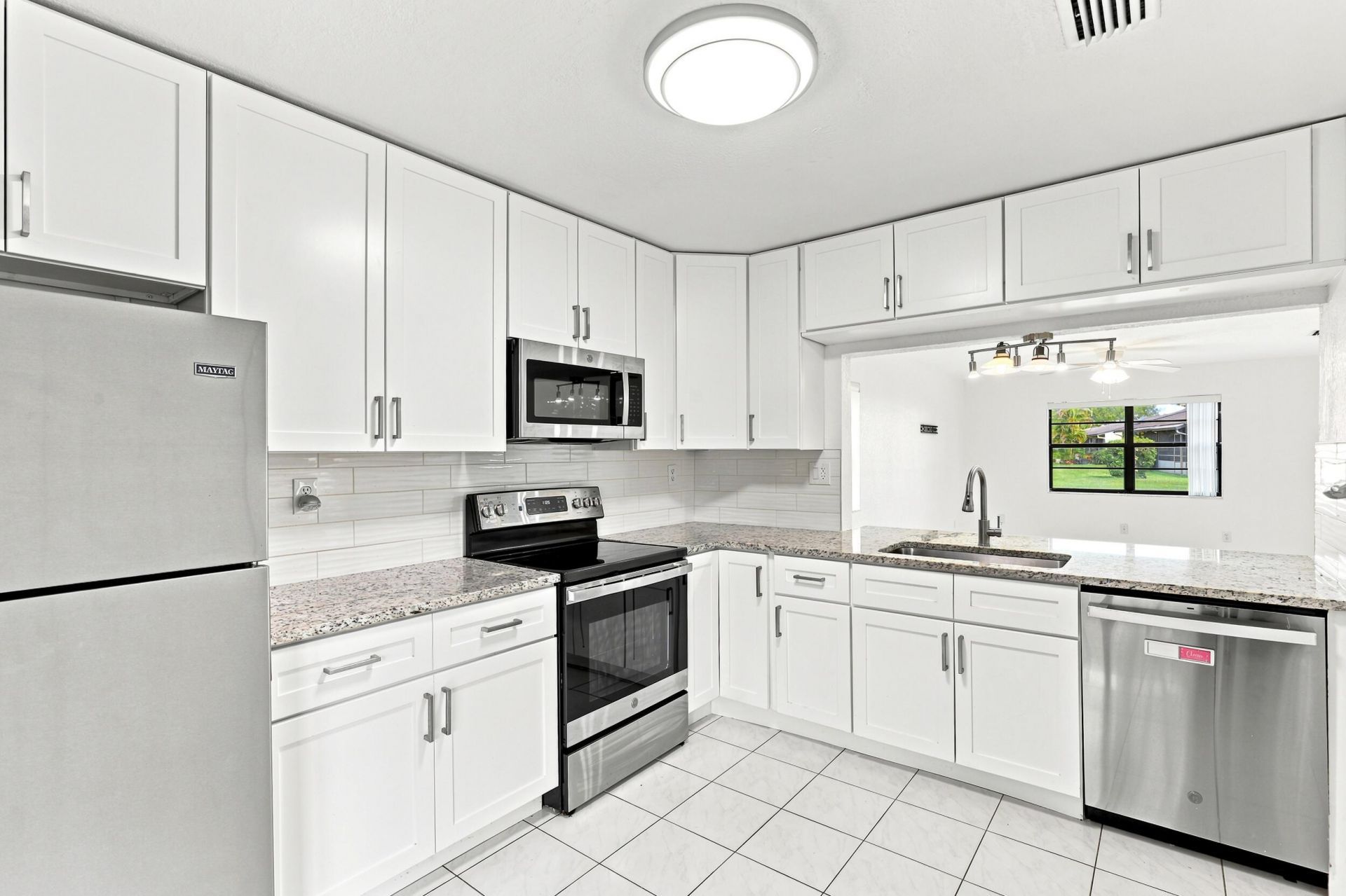 10 Seneca Court, Royal Palm Beach, FL 33411 Photo