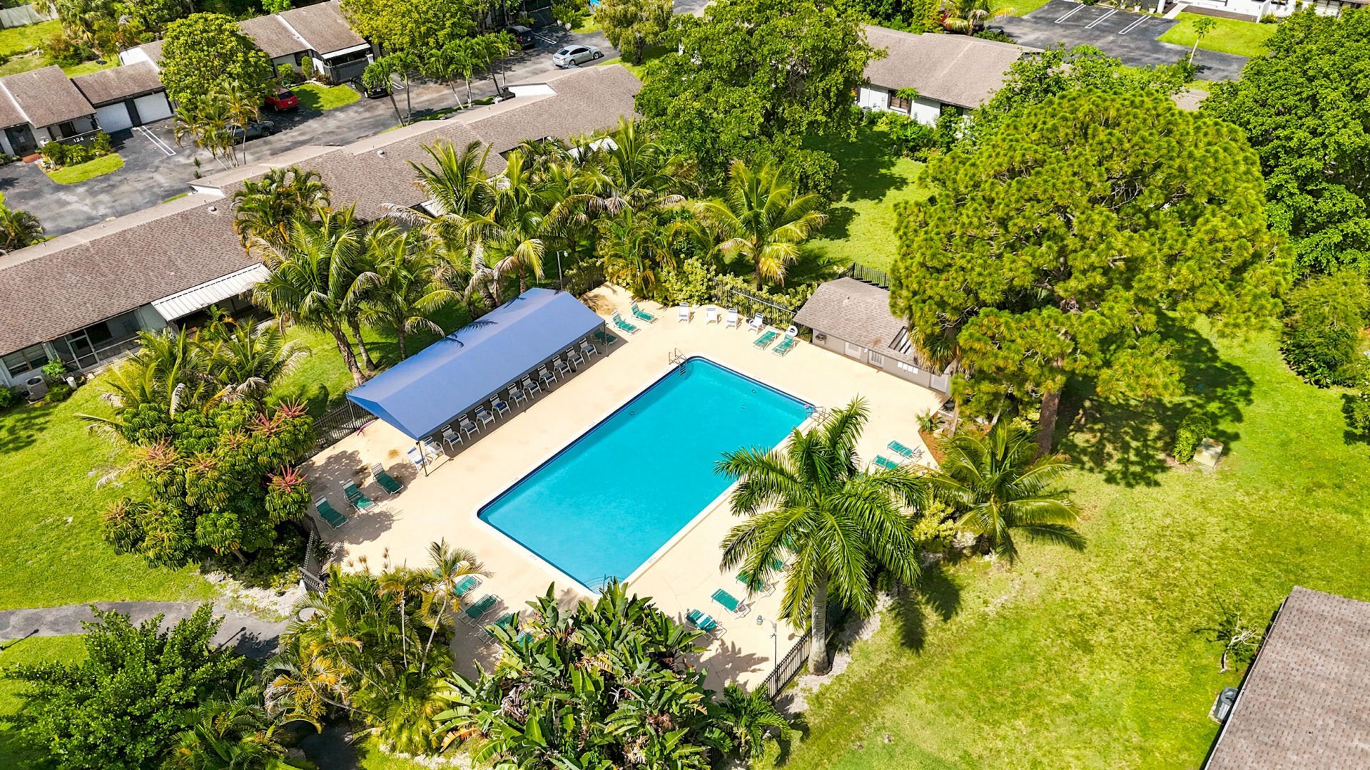10 Seneca Court, Royal Palm Beach, FL 33411 Photo