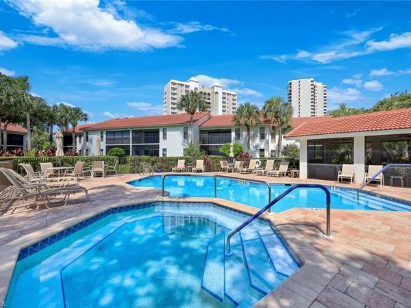 613 Serendipity DR, Unit 613, NAPLES, FL 34108
