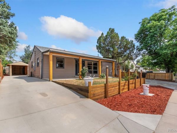 886 Kingston Street , Aurora, CO 80010