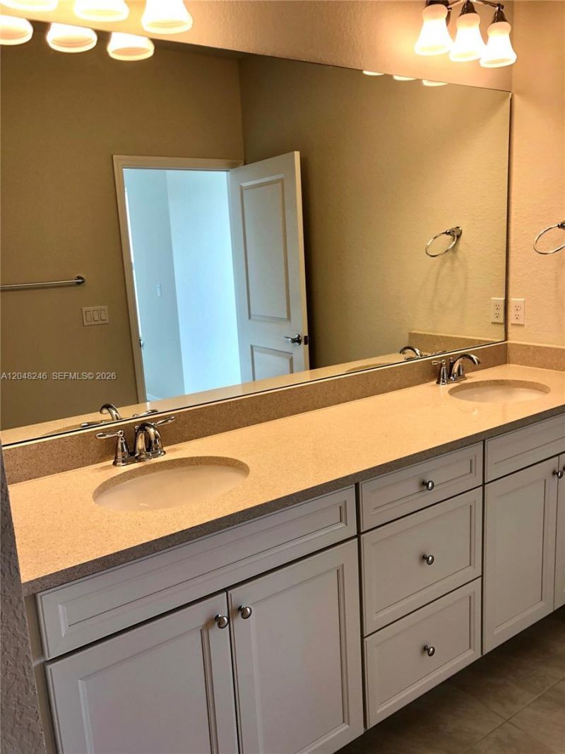 4984 Greenway Dr, Unit #, Hollywood, FL 33021 Photo
